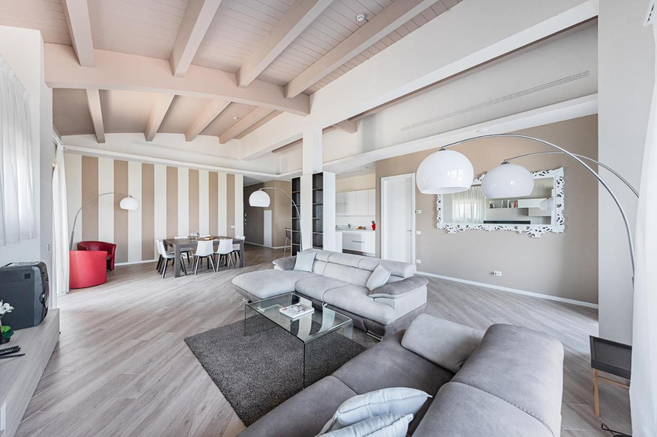 Residenza Miralago By Wonderful Italy Desenzano del Garda Dış mekan fotoğraf