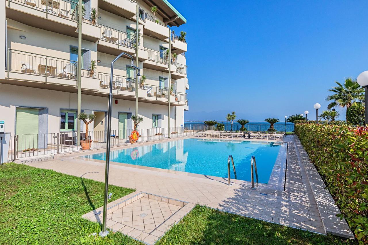 Residenza Miralago By Wonderful Italy Desenzano del Garda Dış mekan fotoğraf