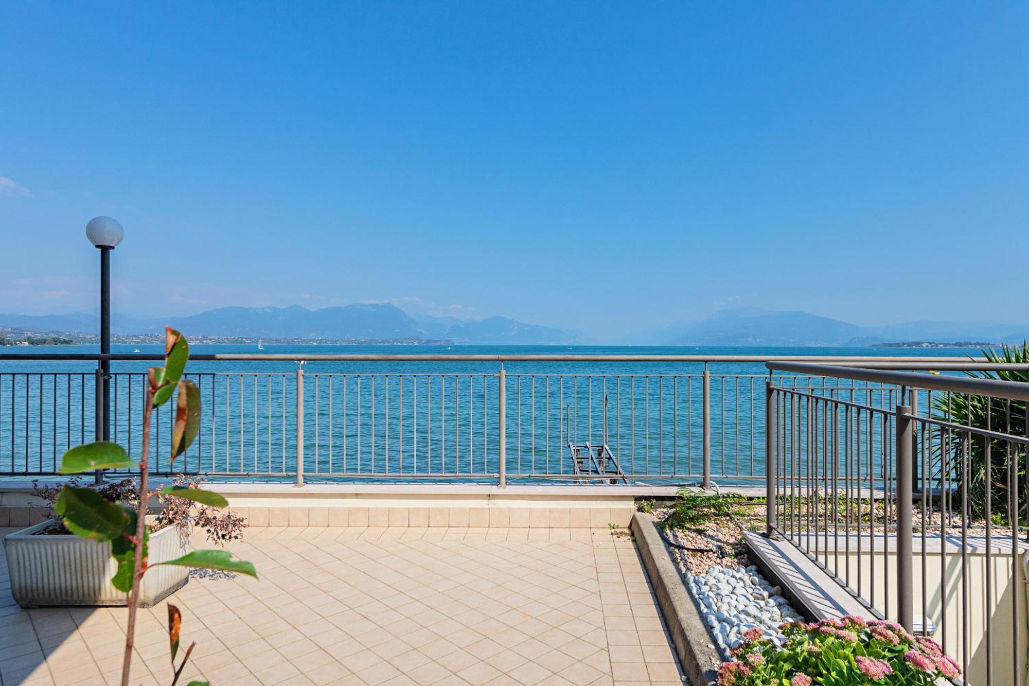 Residenza Miralago By Wonderful Italy Desenzano del Garda Dış mekan fotoğraf